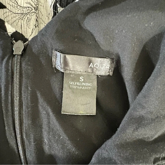 Aqua Black and White Floral Jumpsuit Size Small Draped V Neck Sleeveless Pants - Picture 10 of 10